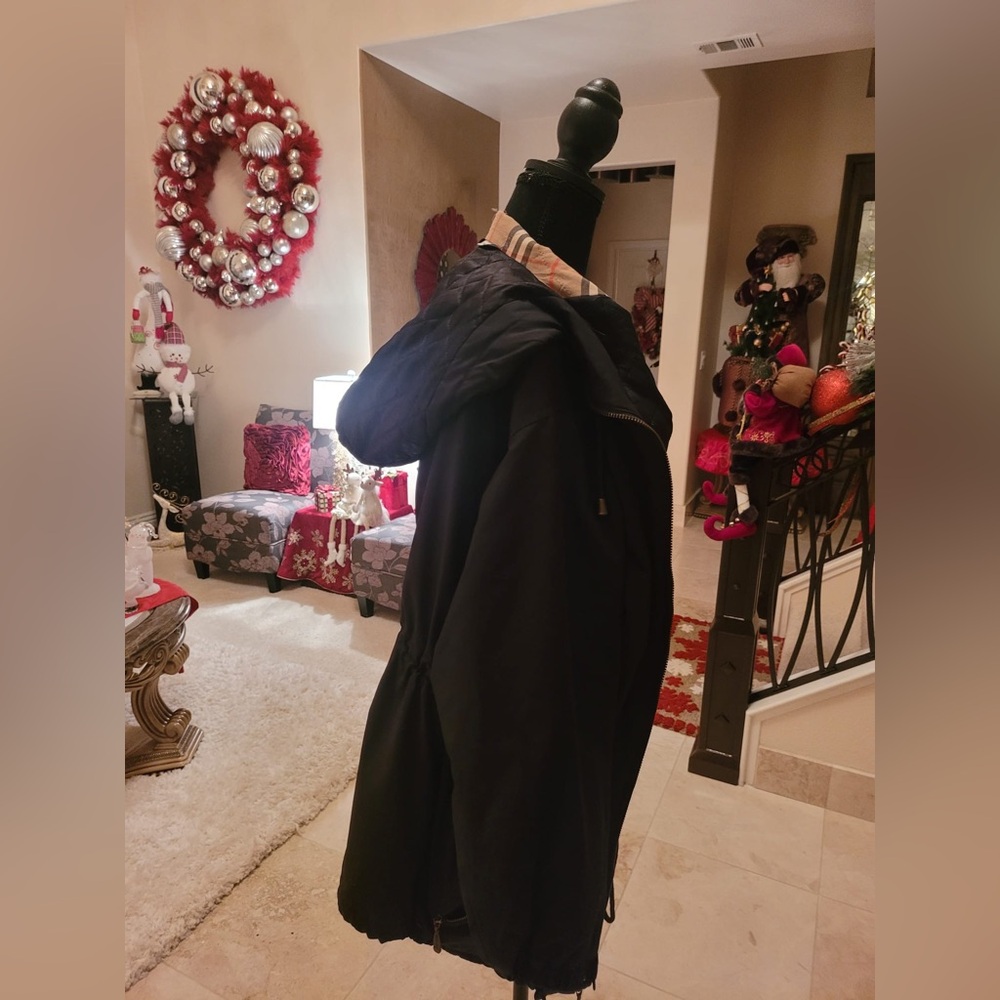 Authentic Burberry Jacket - Picture 8 of 15